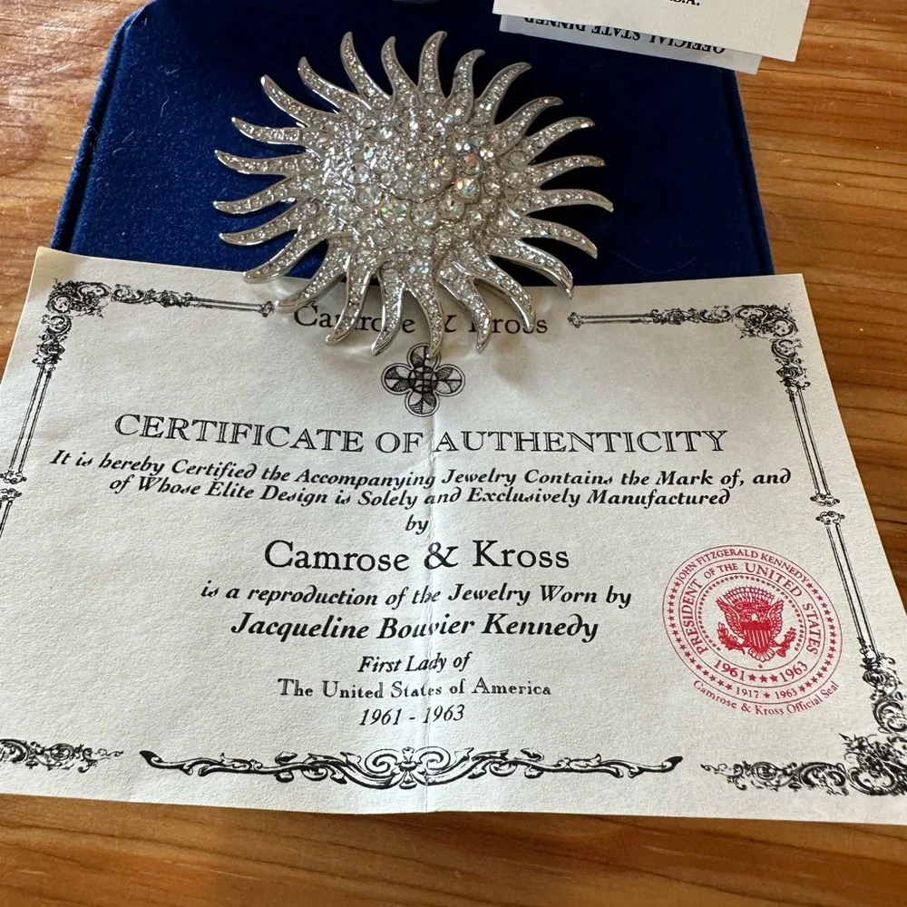 Camrose & Kross Silver Sunburst Crystal Brooch - Picture 4 of 4